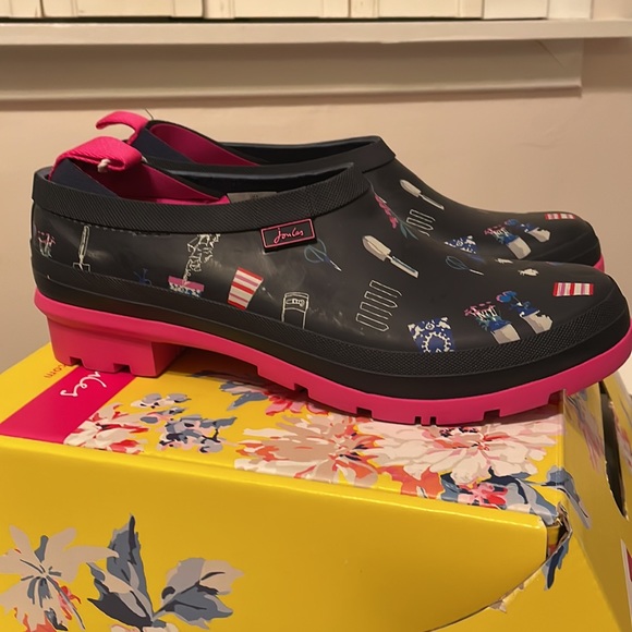 Joules Shoes - NWTs Joules pop on shoes. Great for wet weather but still look stylish.  Size 8.